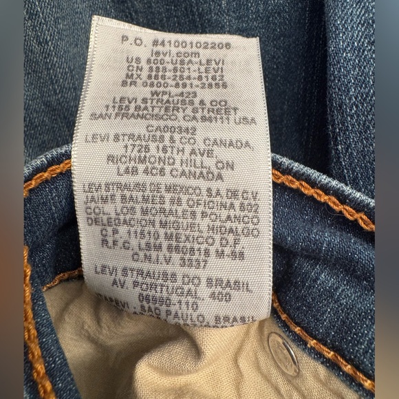 Levi's 512 Perfectly Slimming Capri Jeans - Picture 10 of 10